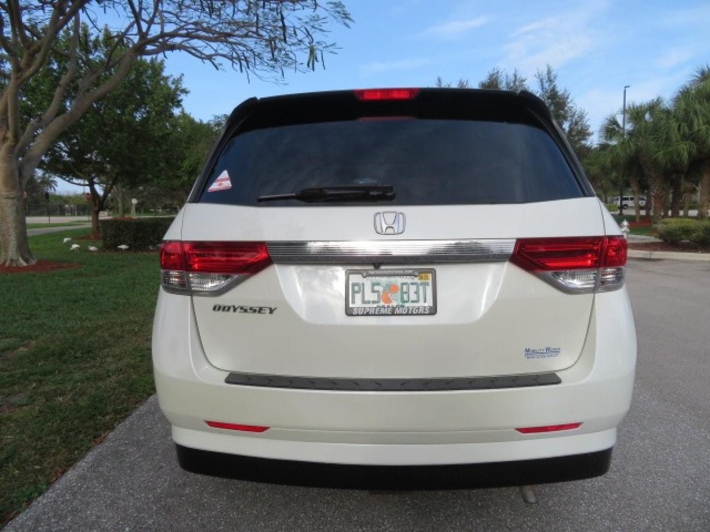 2016 White /Truffle Honda Odyssey (5FNRL5H63GB) , Automatic transmission, located at 4301 Oak Circle #19, Boca Raton, FL, 33431, (954) 561-2499, 26.388861, -80.084038 - You are looking at Gorgeous Pearl White Diamond 2016 Honda Odyssey EX-L VMI Northstar Handicap Wheelchair Conversion Van with 79K Original Miles, In-Floor Power Side Entry Ramp with Kneeling Van Function, Passenger Side 6 Way Transfer Seat, Quick Release Driver's Seat, Hand Controls, Tie Down System - Photo#16